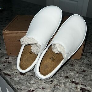 Birkenstock QO 400 Leather Color: White